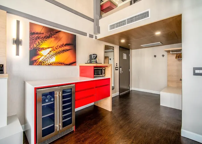 Century Park Hotel La (Adults Only)