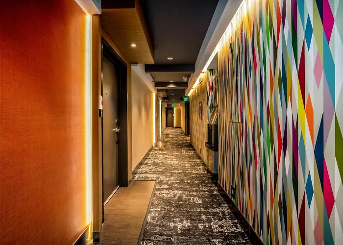 Century Park Hotel La (Adults Only)